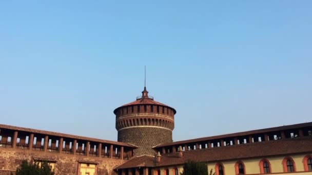 意大利米兰 2018年10月12日 米兰的斯福尔扎城堡 意大利古代塔楼综合体斯福尔泽斯科卡特洛在伦巴第 — 图库视频影像