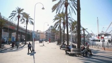 İtalya, Genova-12 Ekim, 2018: eski şehir limanı 'nda geleneksel renkli Italyan evler. Cenova popüler turist alanı.
