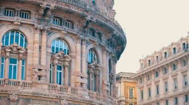 İtalya, Genova-12 Ekim, 2018: eski şehir limanı 'nda geleneksel renkli Italyan evler. Cenova popüler turist alanı.