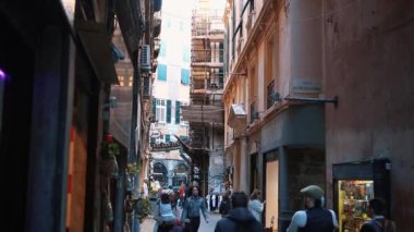 İtalya, Genova-12 Ekim, 2018: eski şehir limanı 'nda geleneksel renkli Italyan evler. Cenova popüler turist alanı.