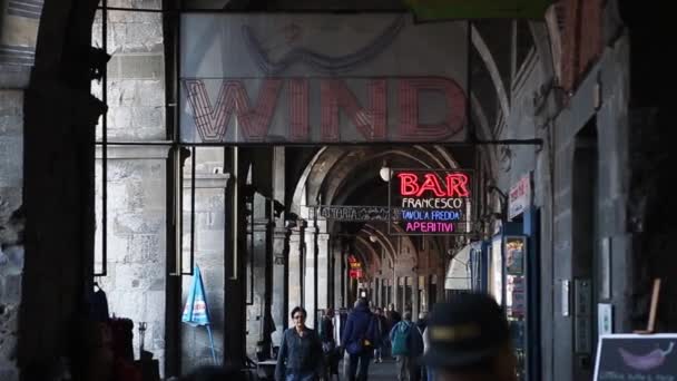 Itália Genova Outubro 2018 Old City Port Street Com Bares — Vídeo de Stock