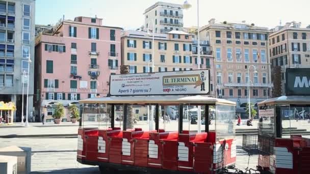 Włochy Genova Października 2018 Autobus Turystyczny Mieście Centrum Genui Popularne — Wideo stockowe