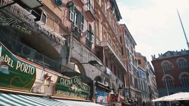 Ιταλία Γένοβα Οκτωβρίου 2018 Παραδοσιακά Πολύχρωμα Ιταλικά Σπίτια Στο Λιμάνι — Αρχείο Βίντεο