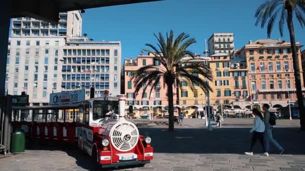 Italië Genova Oktober 2018 Toeristenbus Centrum Van Genoa City Populaire — Stockvideo