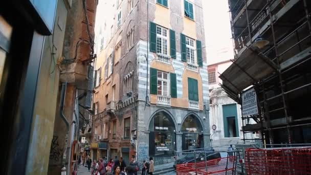 意大利 热那亚 2018年10月12日 旧城波特的传统五颜六色的意大利房屋 热那亚的热门旅游区 — 图库视频影像