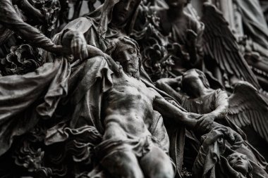 Beyaz mermer taştan inşa Piazza di Duomo.Classic Gotik mimarisinin bulunan doğuş St Mary adanmış katedral kilise Milan.Beautiful İtalyanca Tapınağı.