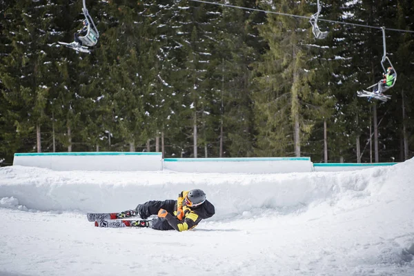 Bukoveľ Ukrajina Březen 2018 Extrémní Sportovní Soutěže Zimě Ski Parku — Stock fotografie