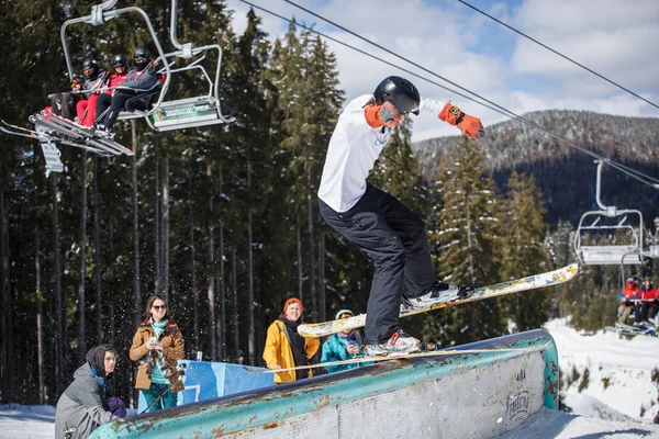 Bukovel Ukraina Marca 2018 Ekstremalne Narciarstwo Konkurs Foka Snowparku Ski — Zdjęcie stockowe