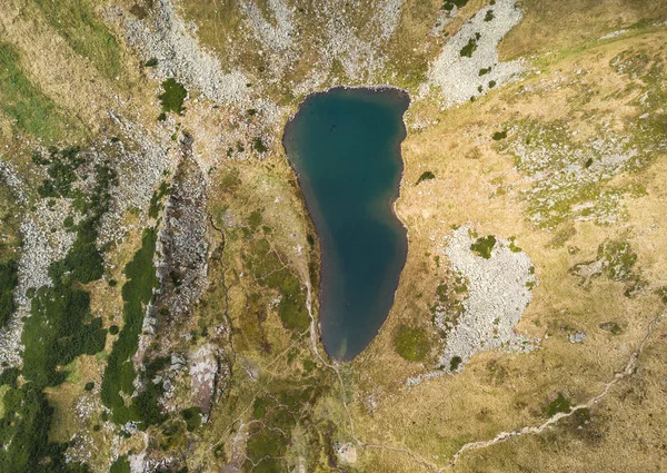 Hava Dron Manzara Fotoğraf Güzel Yayla Gölü Nesamovyte Karpat Mountain — Stok fotoğraf