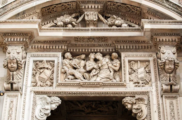 Domkyrka Kyrka Milan Beautiful Italienska Tempel Tillägnad Mary Födelsekyrkan Ligger — Stockfoto