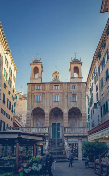 Genova Italia Octubre 2018 Iglesia Católica Italiana Muy Antigua Calle —  Fotos de Stock