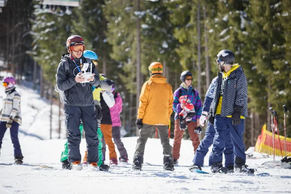 Boekovel Oekraïne Maart 2018 Cameraman Film Snowboard Competitie Met Antenne — Stockfoto