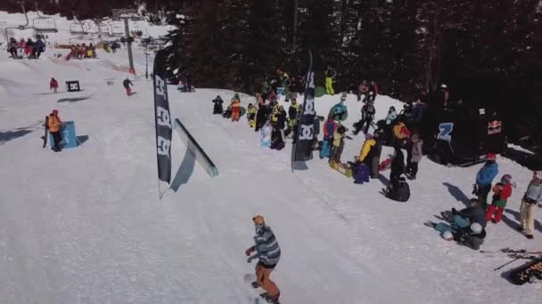 Yaremche Ukraine März 2018 Snowboarder Freerider Nehmen Jib Contest Teil — Stockvideo