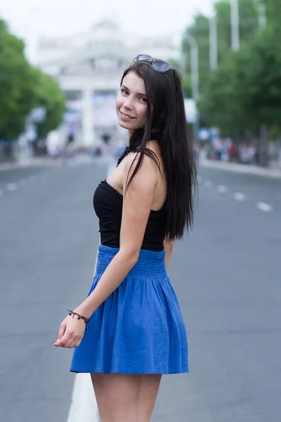 Cute Brunette Girl Park Bright Summer Day Image — Stock Photo, Image