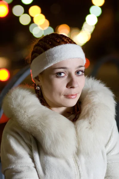 Retrato Una Adolescente Moda Aire Libre Por Noche —  Fotos de Stock