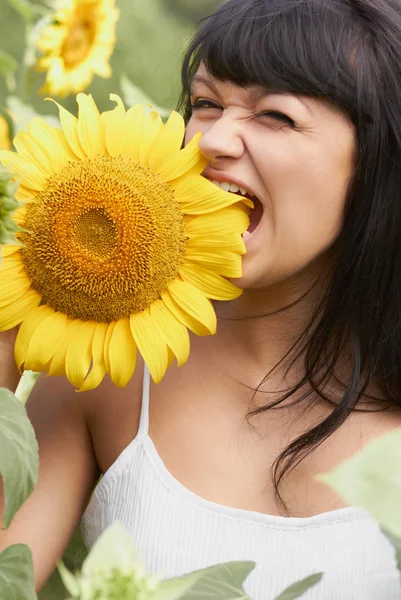 She Cute Funny Playing Sunflowers — Stock Photo, Image