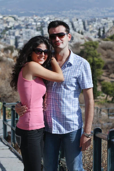 Young Happy Couple Sightseeing Greek Capital City Athens Bright Sunny — Stock Photo, Image