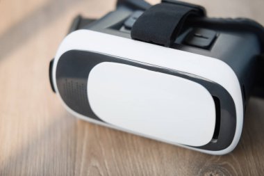 Mobil uygulama oyun oynamak akıllı telefon için popüler sanal gerçeklik kulaklık. Yeni moda oyun mobil oyuncular için gadget'ı. Smartphone Oyunlar için artırılmış gerçeklik deivce. Kask taşınabilir 3d gözlük