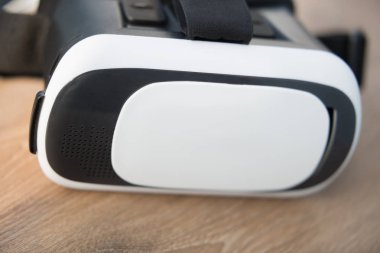Mobil uygulama oyun oynamak akıllı telefon için popüler sanal gerçeklik kulaklık. Yeni moda oyun mobil oyuncular için gadget'ı. Smartphone Oyunlar için artırılmış gerçeklik deivce. Kask taşınabilir 3d gözlük