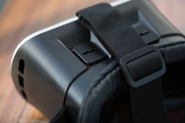 Mobil uygulama oyun oynamak akıllı telefon için popüler sanal gerçeklik kulaklık. Yeni moda oyun mobil oyuncular için gadget'ı. Smartphone Oyunlar için artırılmış gerçeklik deivce. Kask taşınabilir 3d gözlük