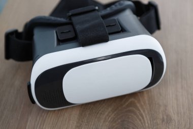 Mobil uygulama oyun oynamak akıllı telefon için popüler sanal gerçeklik kulaklık. Yeni moda oyun mobil oyuncular için gadget'ı. Smartphone Oyunlar için artırılmış gerçeklik deivce. Kask taşınabilir 3d gözlük