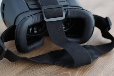 Mobil uygulama oyun oynamak akıllı telefon için popüler sanal gerçeklik kulaklık. Yeni moda oyun mobil oyuncular için gadget'ı. Smartphone Oyunlar için artırılmış gerçeklik deivce. Kask taşınabilir 3d gözlük