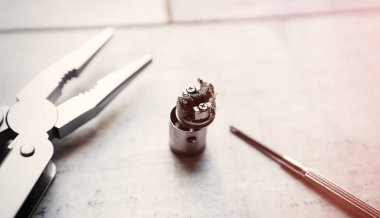 Tamir, bakım vaping aygıt mod. Parçaları modern Buharlaştırıcı e-cig aygıt, yedek parça için yükseltme. Mikro bobin clearomizer. Nikotin Sigara İçilmeyen bıraktın, vaping güvenli ecig vape başlamak 