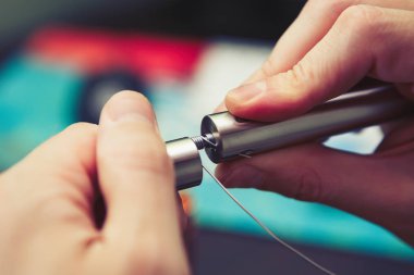 Elektronik savaş robotu mod vaping cihaz bakım. Modern Buharlaştırıcı e-cig aygıtı vape gliserin e-sıvı için. Nikotin Sigara İçilmeyen bıraktın, vaping güvenli ecig vape başlamak.