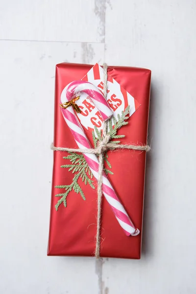 Bella Scatola Regalo Decorativa Rossa Con Regali Natale Scatola Regalo — Foto Stock