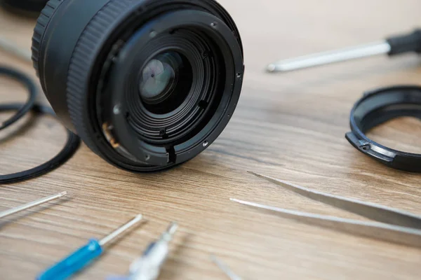 Demontage Reparatie Proces Van Professionele Moderne Digitale Enige Reflex Cameralens — Stockfoto