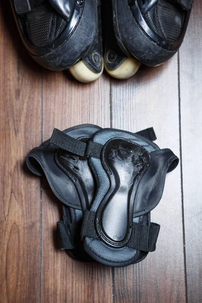 Защитные Перчатки Защиты Запястья Большие Черные Агрессивные Роликовые Лопатки Используется — стоковое фото