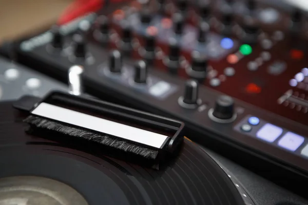 Professional DJ audio vinyl record disc player turntable