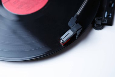  Retro hippi müzik çalar. Vintage elektronik aygıt dinleme vinil kayıtlar için.