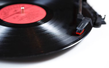  Retro hippi müzik çalar. Vintage elektronik aygıt dinleme vinil kayıtlar için.