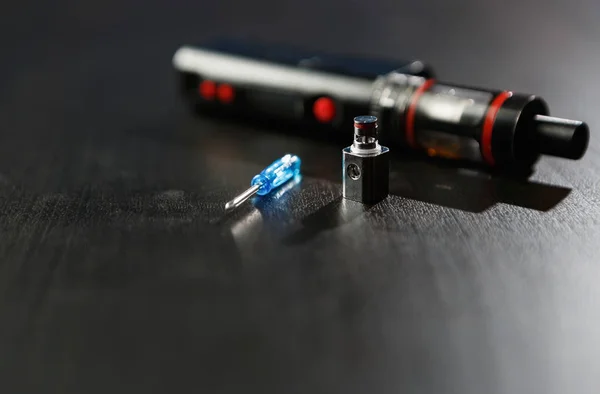 Beliebtestes Elektronisches Gadget Des Jahres Dampfgerät Verdampfer Oder Elektronische Zigarette — Stockfoto
