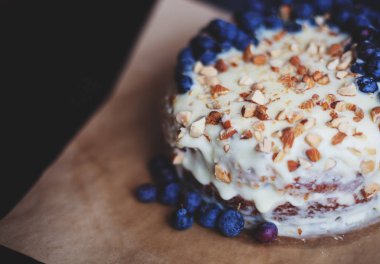  yaban mersini ile lezzetli kek, yakın