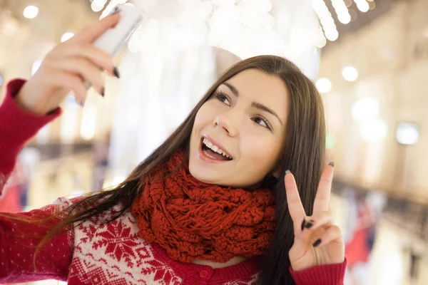 Young Woman Taking Selfie Smartphone Showing Victory Gesture — Stock Photo, Image