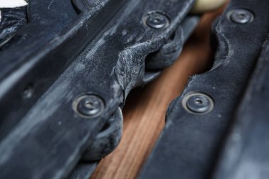 Ağır kare agresif inline paten kullanılır. Blok ile aşırı paten için rulman ağızları üzerinde derin scrathes eziyet. Raylar, çıkıntıları ve rampalar bu paten modeli bileyen