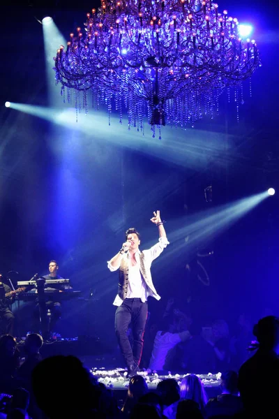 Ünlü Yunan Pop Şarkıcı Sakis Rouvas Sahnede Ekim 2012 Tarihinde — Stok fotoğraf