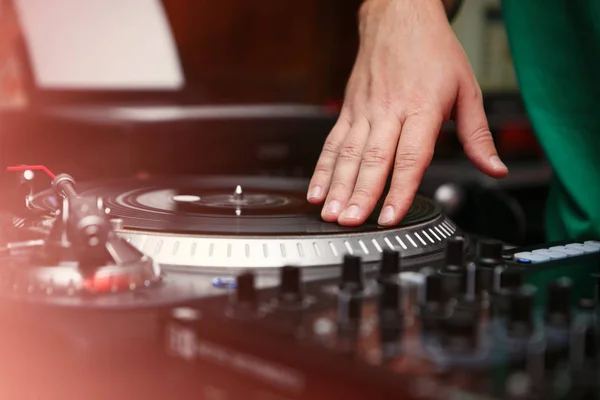 Spielt Musik Auf Hip Hop Party Plattenspieler Analoge Soundtechnologie Für — Stockfoto