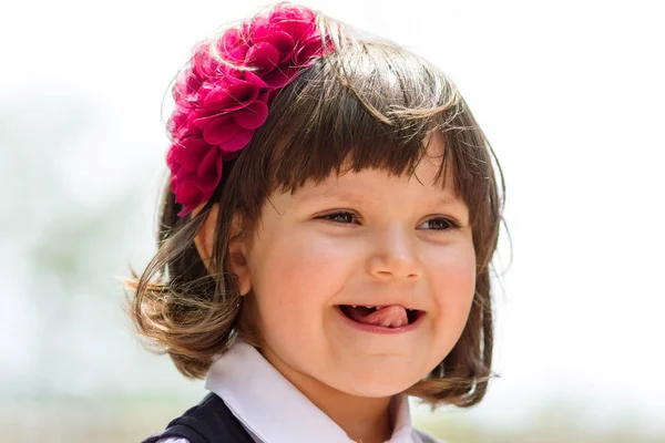 Porträt Eines Süßen Kleinen Mädchens Mit Lebendigen Emotionen Und Witziger — Stockfoto