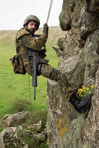 Young Swat Soldier Boy Automatic Rifle Soldier Camouflage Bulletproof Helmet — Stock Photo, Image