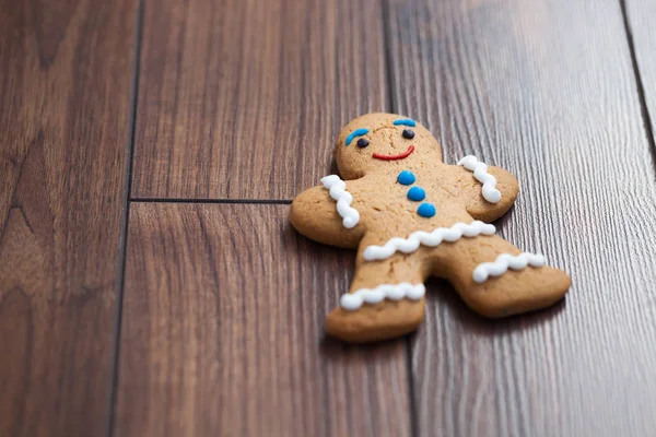 Pepparkakor Cookie Form Person Liggande Träbord Ler Ätbart Karaktär Med — Stockfoto