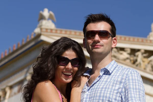 Jeune Couple Heureux Faire Tourisme Dans Capitale Grecque Ville Athènes — Photo