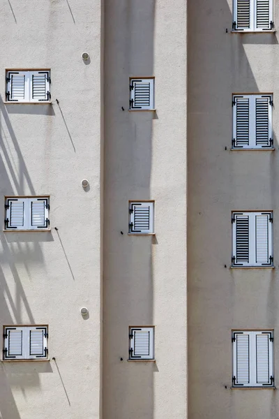 Стіни Вертикальні Будинку Вікна Закрито Під Сонцем Ставні Традиційні Хорватські — стокове фото