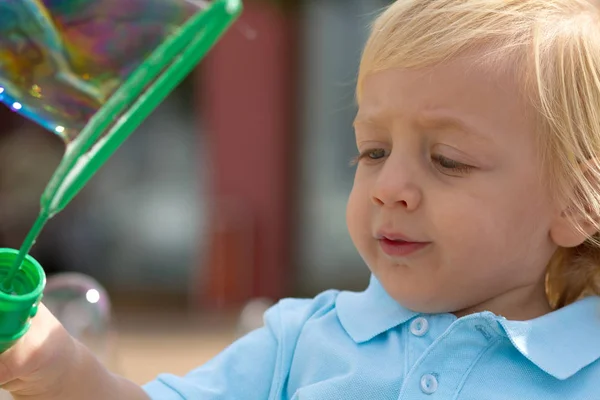 Lycklig Familj Njuter Deras Helg Parken Ljus Sommardag Mamma Son — Stockfoto