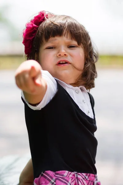 Porträt Eines Süßen Kleinen Mädchens Mit Lebendigen Emotionen Und Witziger — Stockfoto