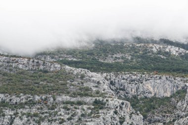 Güzel dağ Biokovo yürüyüş için Croatia.Popular turistik yer. Yaz tatil tur Europe.High rocky Dağları görünümünde için hedef, seyahat. Doğa manzara duvar kağıdı. Dramatik aydınlatma