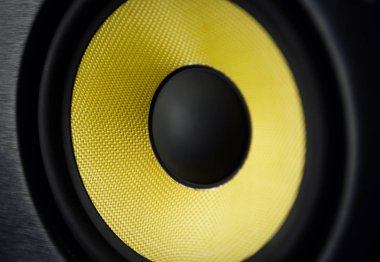 Profesyonel Stüdyo Ekipmanları kayıt ses. Karıştırma ve müzik kayıt için vokal monitör hoparlör kutusu. Yüksek kaliteli sarı ipek difüzör ve tweeter hoparlör kabine monitör. Yakın çekim