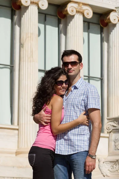 Jeune Couple Heureux Faire Tourisme Dans Capitale Grecque Ville Athènes — Photo